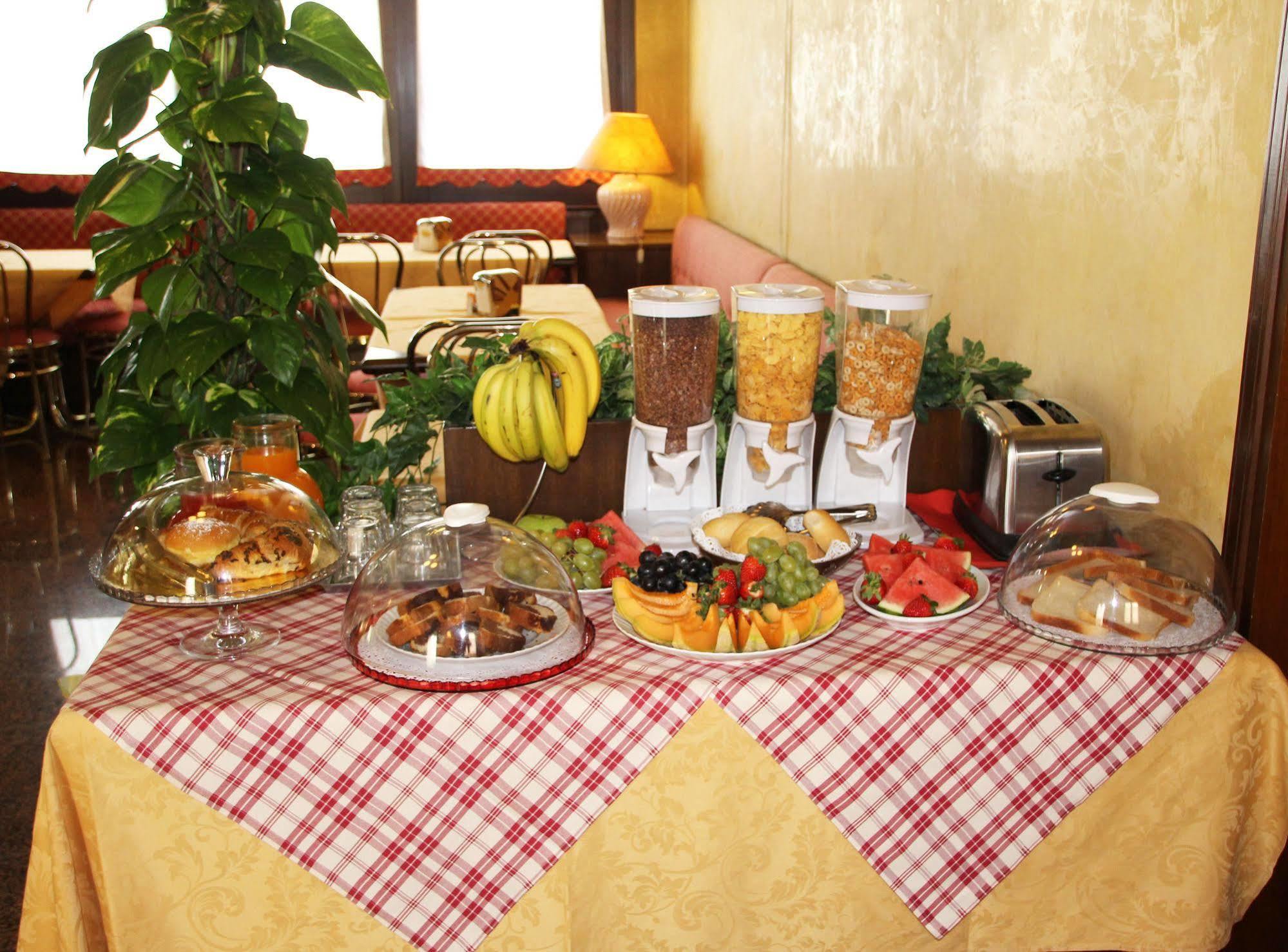 Albergo Ristorante Leon D'Oro Noventa di Piave Exterior photo